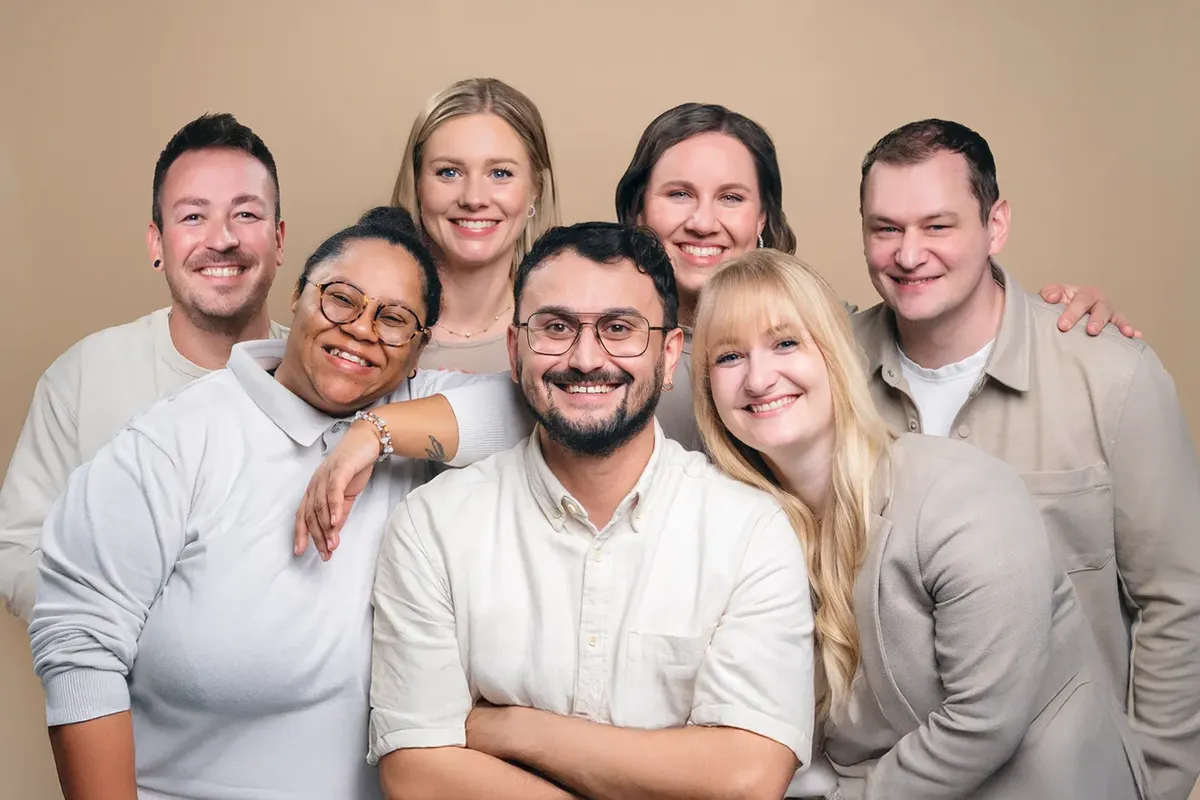 Gruppenbild von Team Sales mit Philipp, Philipp, Tina, Ilka, Antonia, Julian, Tzimon und Luisa
